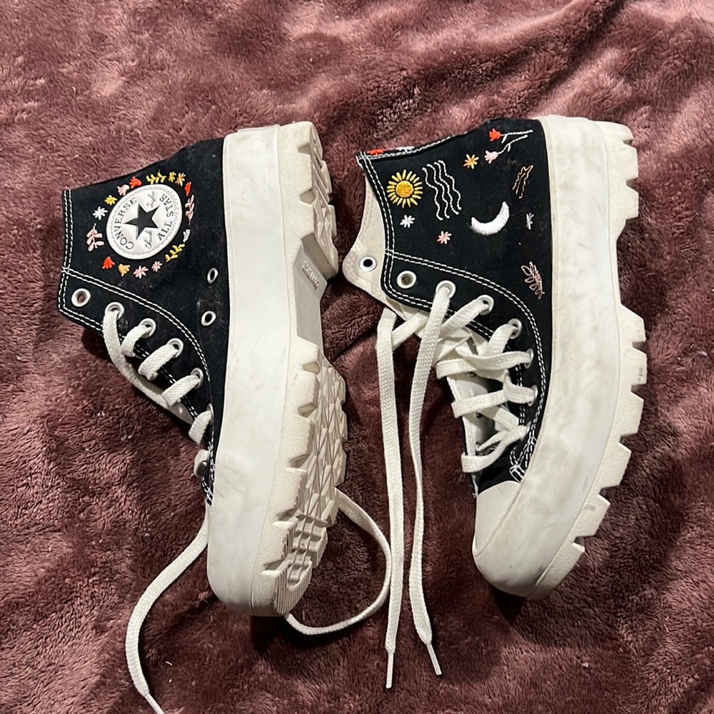 It’s Okay To Wander Embroidered Lugged Converse